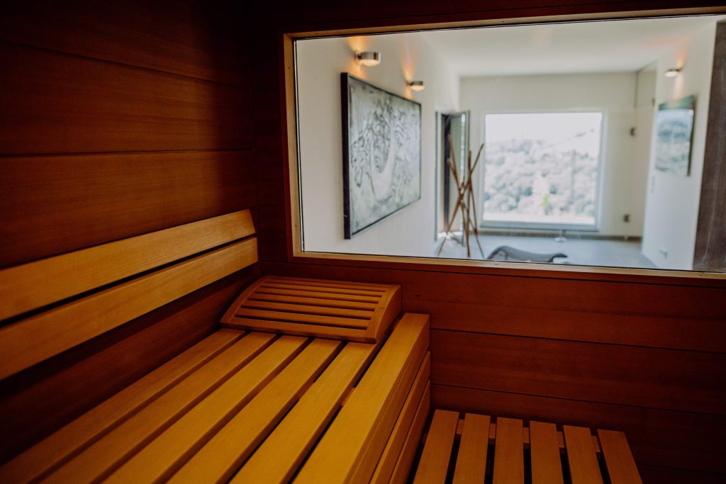 Finnische Sauna im Wohlfühlbereich